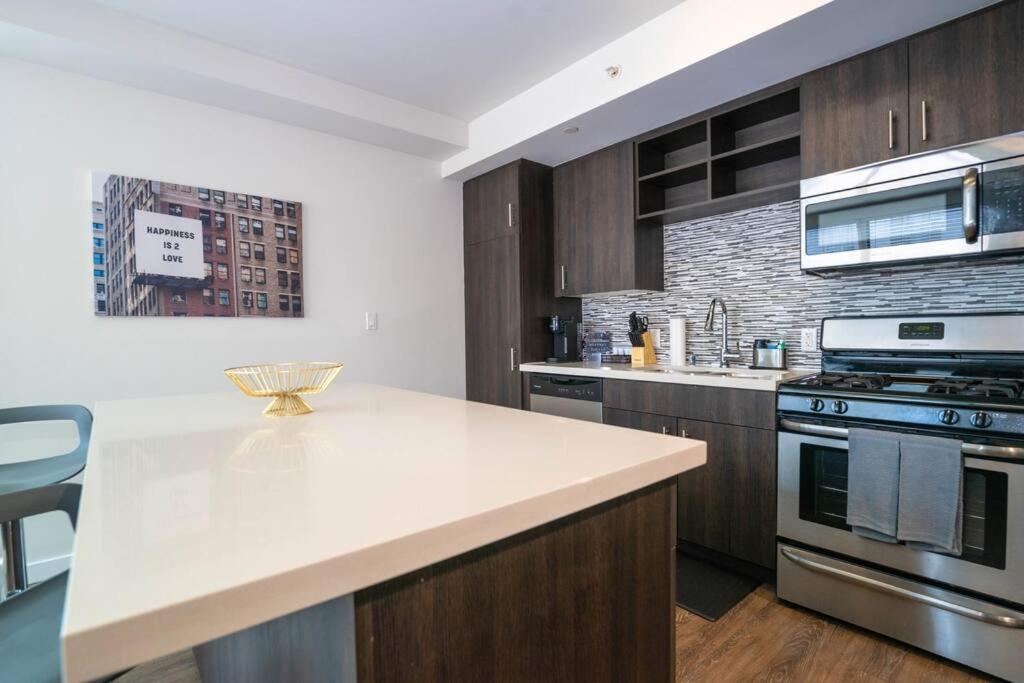 June Specials- Suite Spot Dtla- Free Parking For One Car! 로스앤젤레스 외부 사진